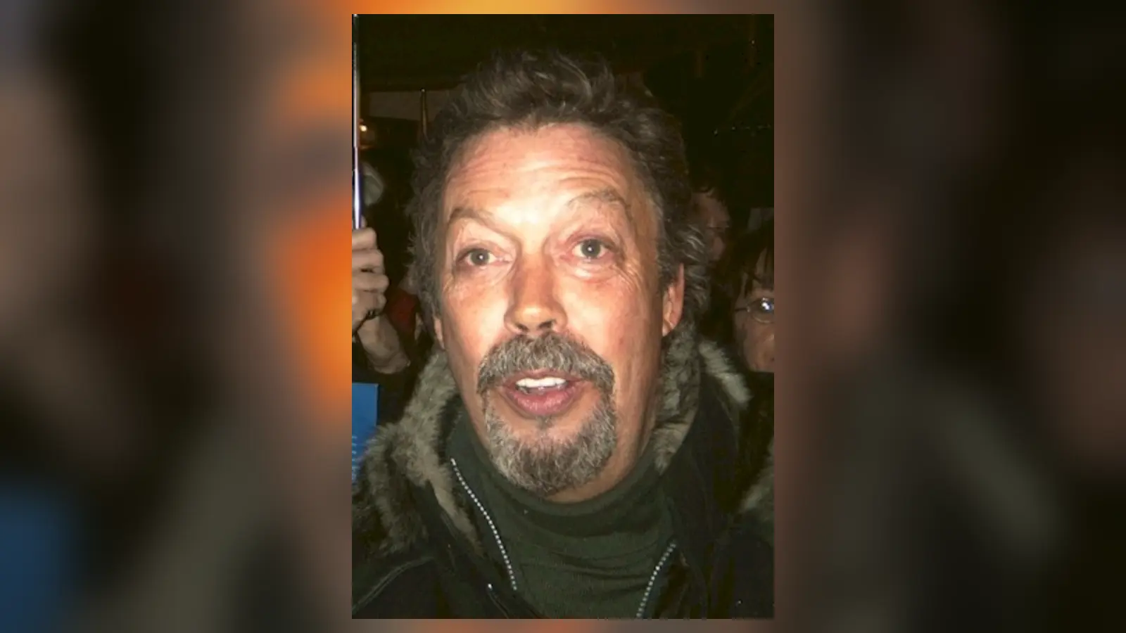 Tim Curry sonríe durante una aparición en Nueva York en 2005